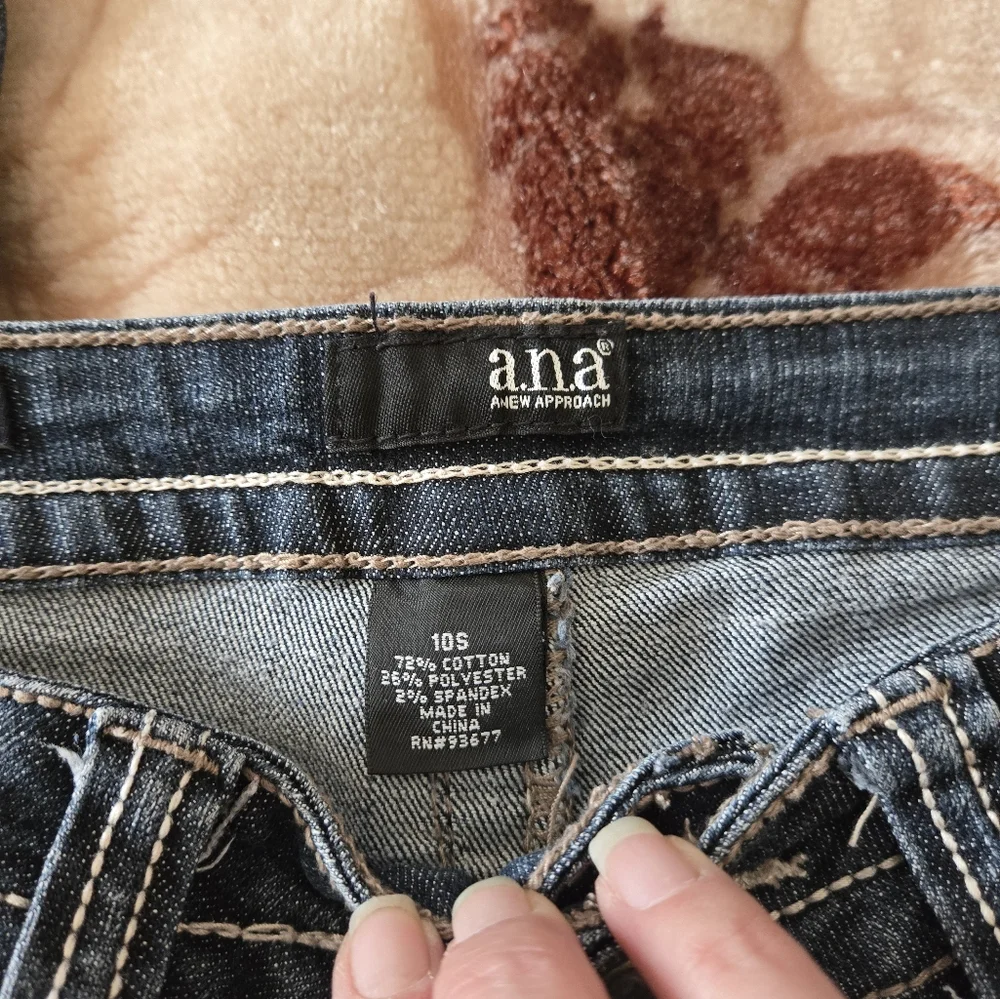 Women's a.n.a. Bootcut Blue Jeans Size 10s EUC - Picture 7 of 9